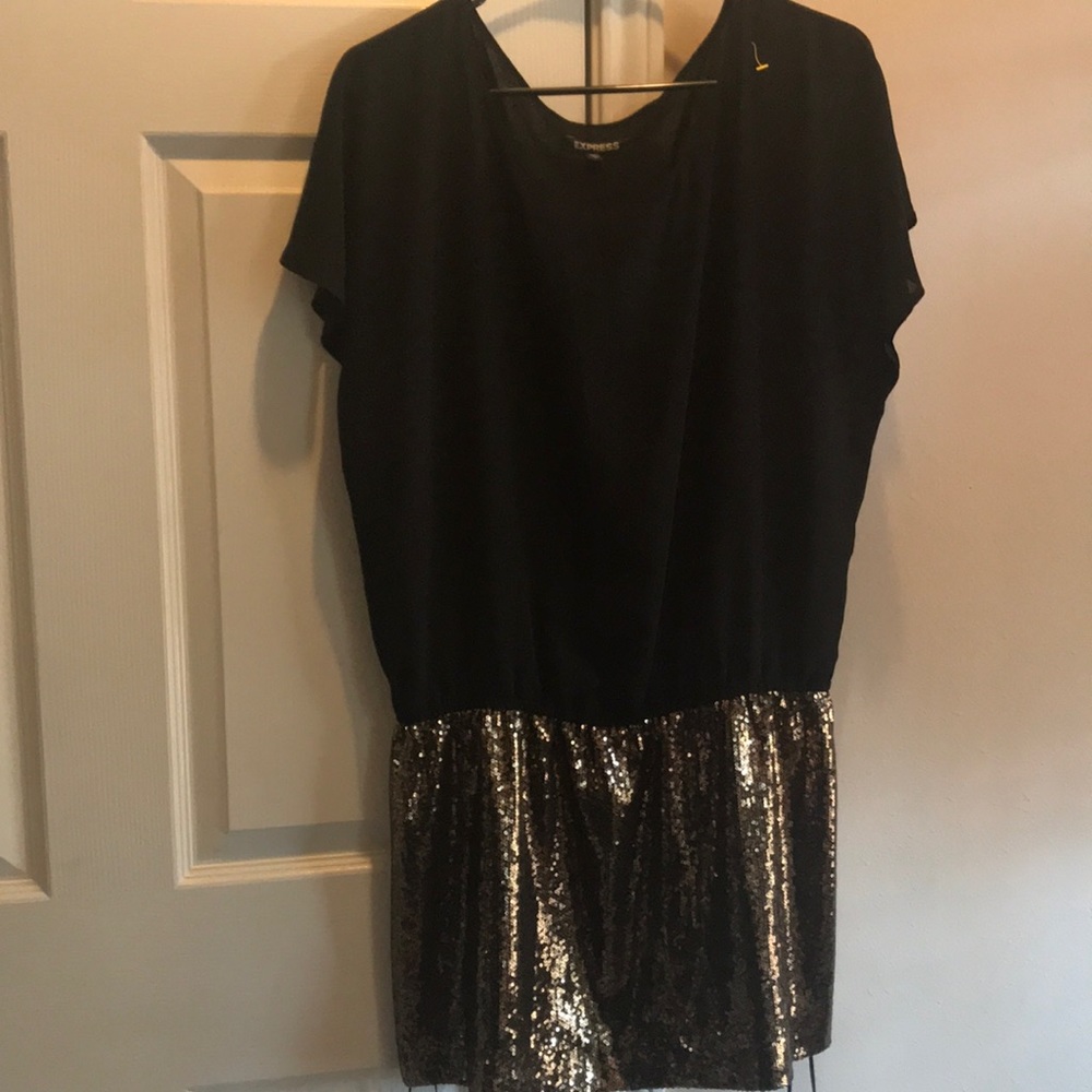 Black and gold sequin Express brand shift dress.